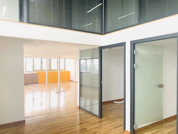 泰德科技园一号线地铁口 高层采光通透  精装复式303平