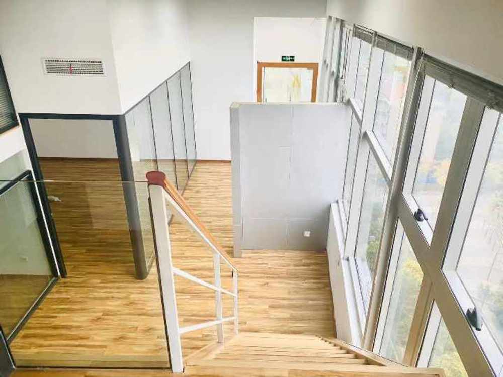 一号线地铁口 高层采光通透  精装复式303平