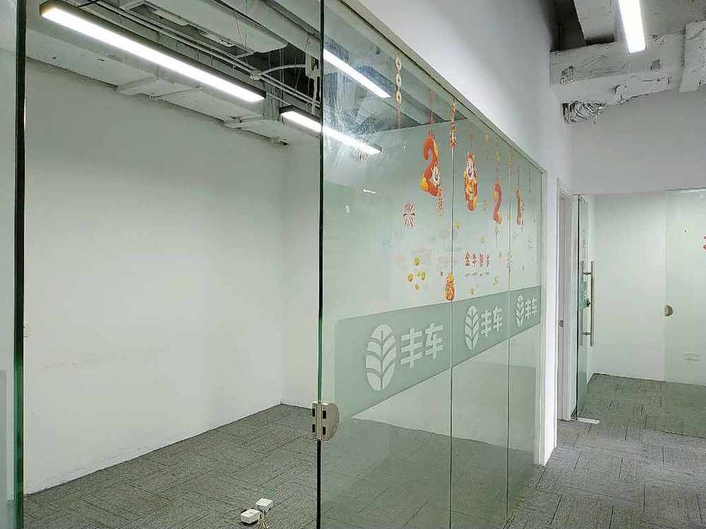 华滋奔腾大厦淞南高境 华滋奔腾大厦 314平米 精装修