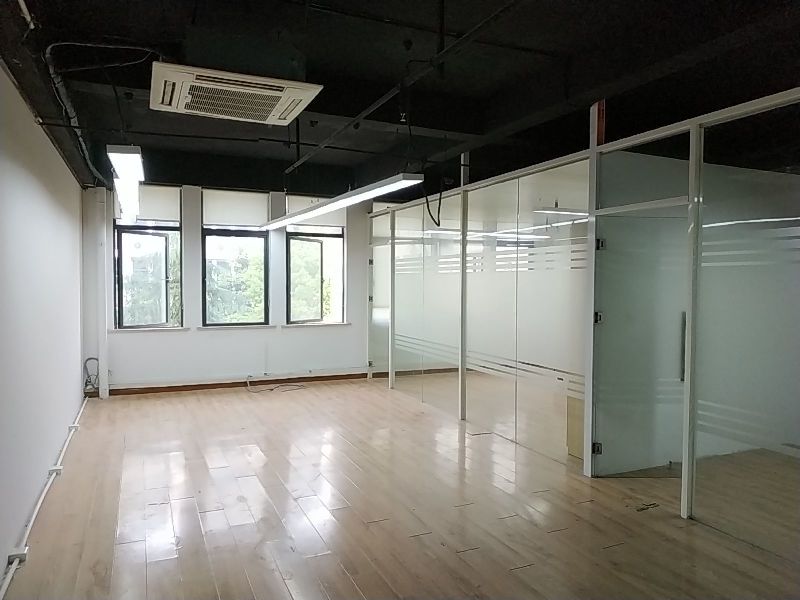 长江软件园3号线淞南板块  长江软件园  简单装修出租