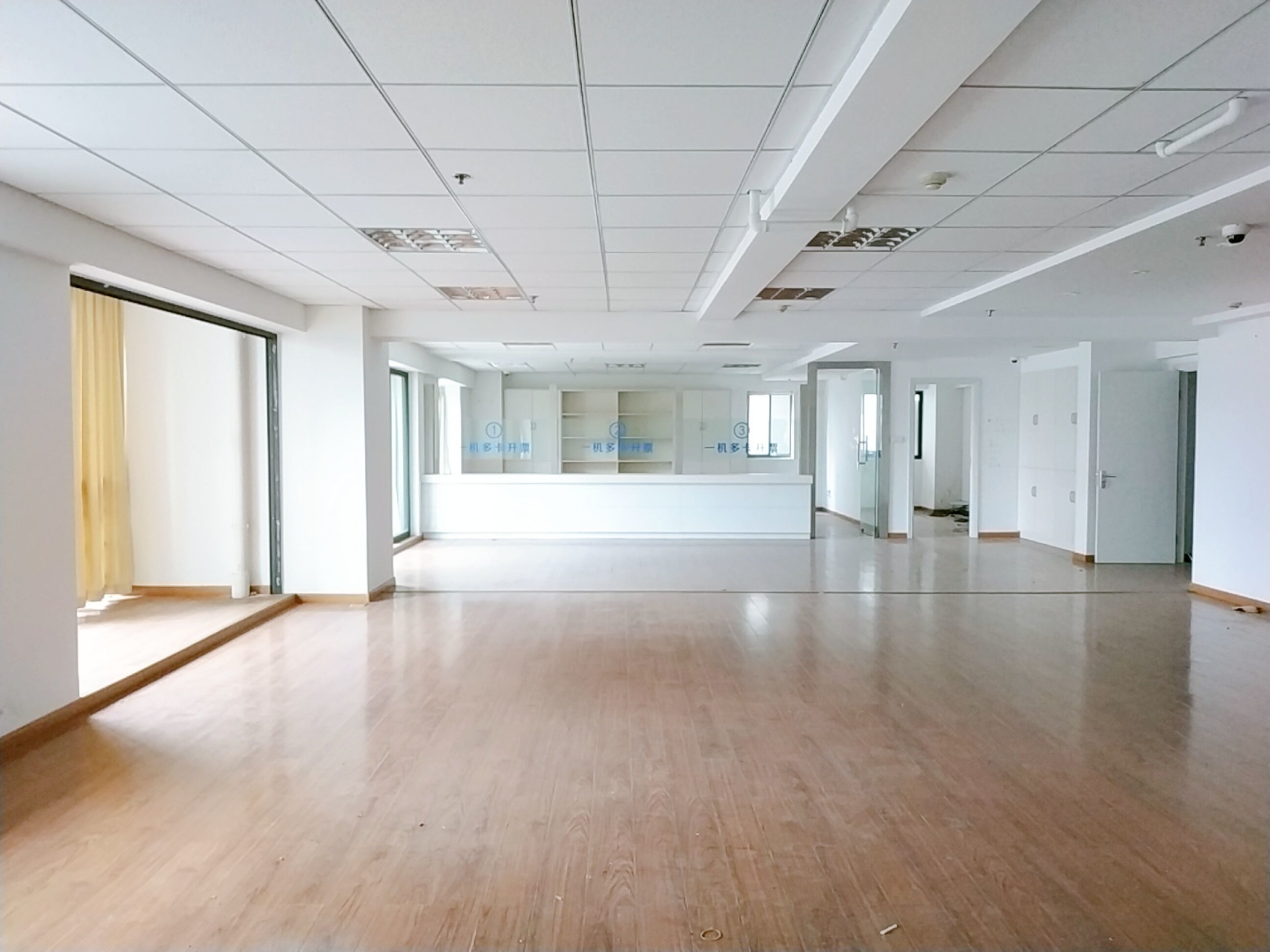 亚都商务楼87平米办公室出租-租金价格4.46元/m²/天
