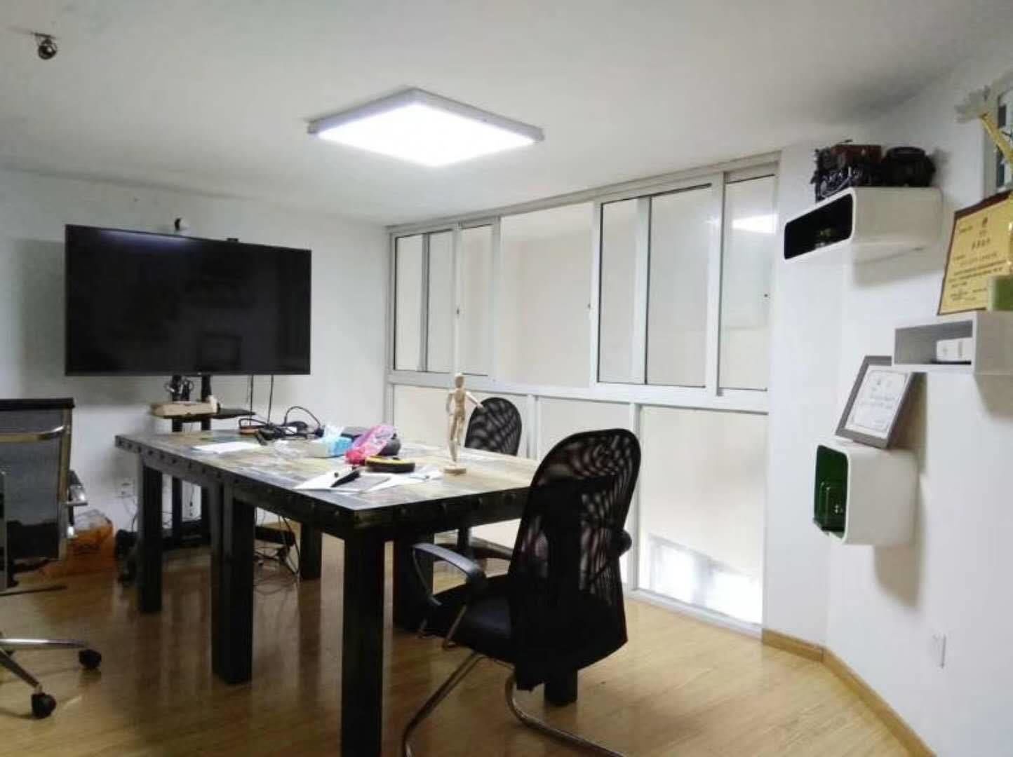 江桥万达广场66平米办公室出租-租金价格3.28元/m²/天