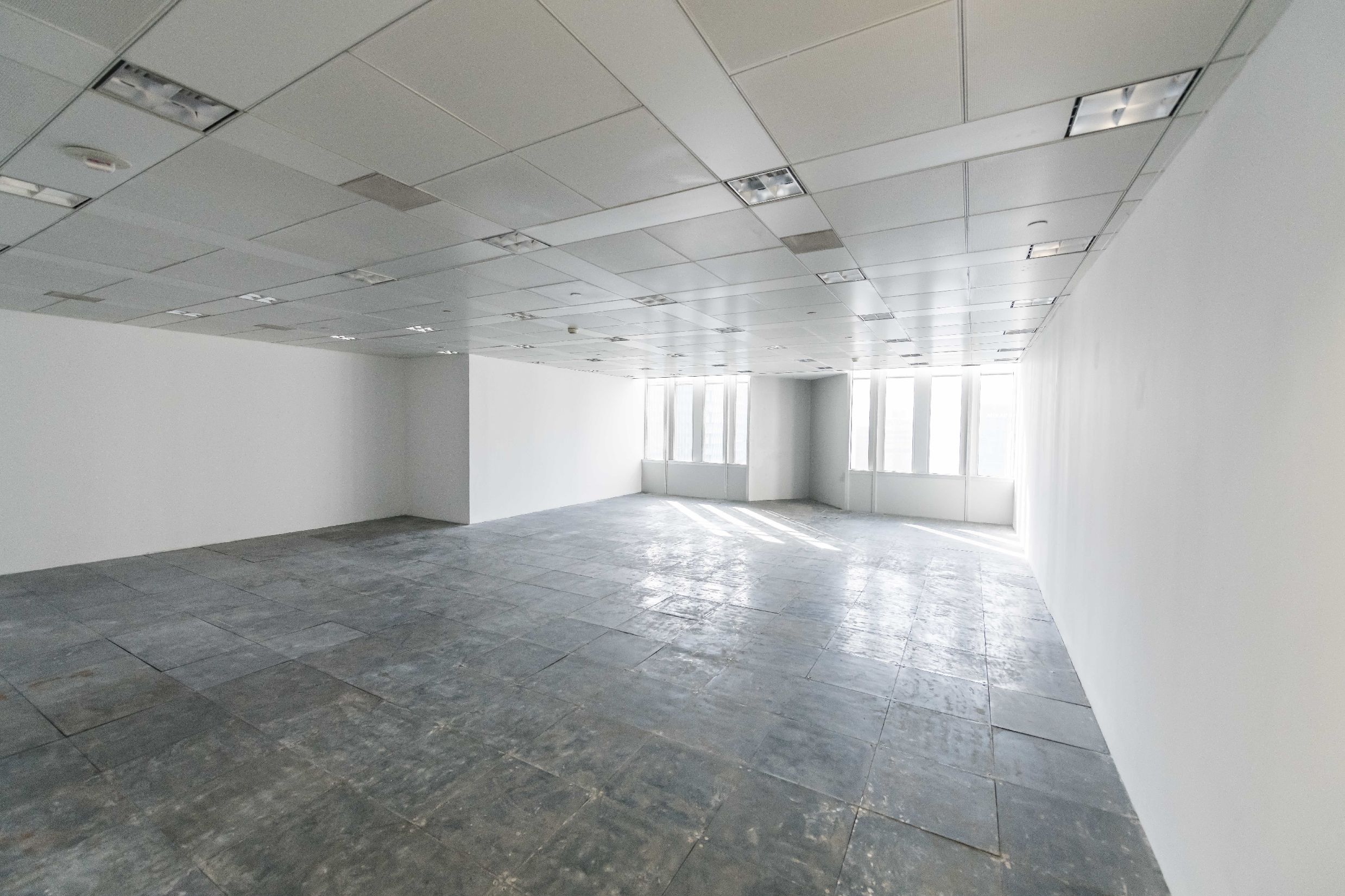 金茂大厦136平米办公室出租-租金价格12.67元/m²/天