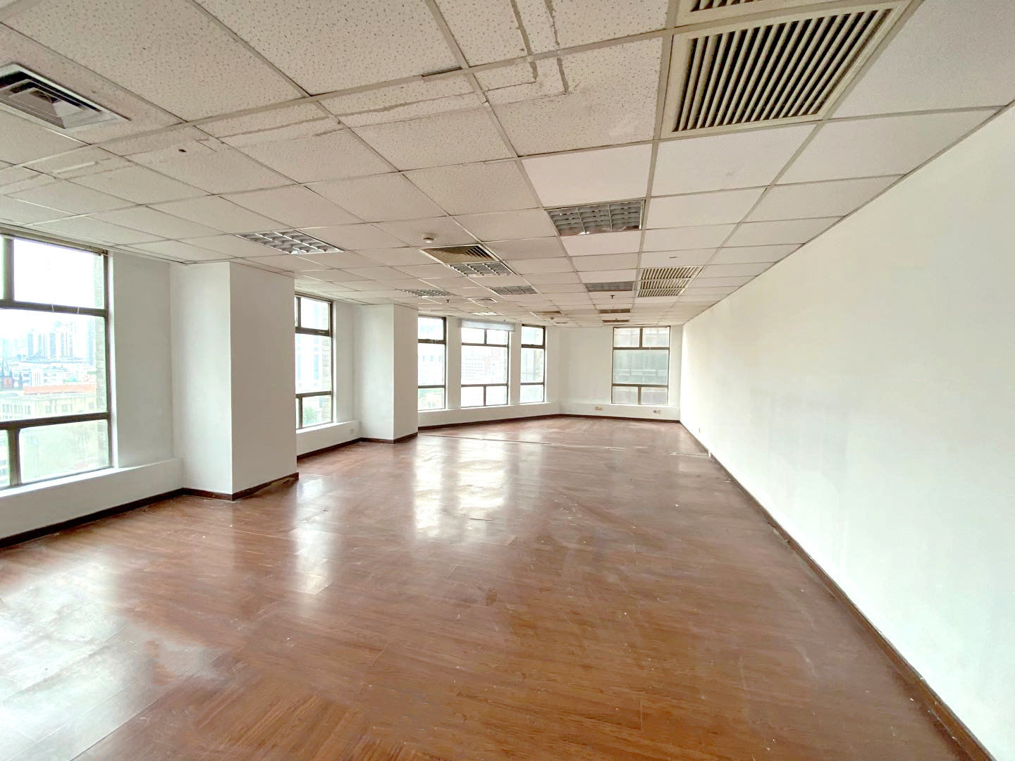 高登金融大厦95平米办公室出租-租金价格6.59元/m²/天