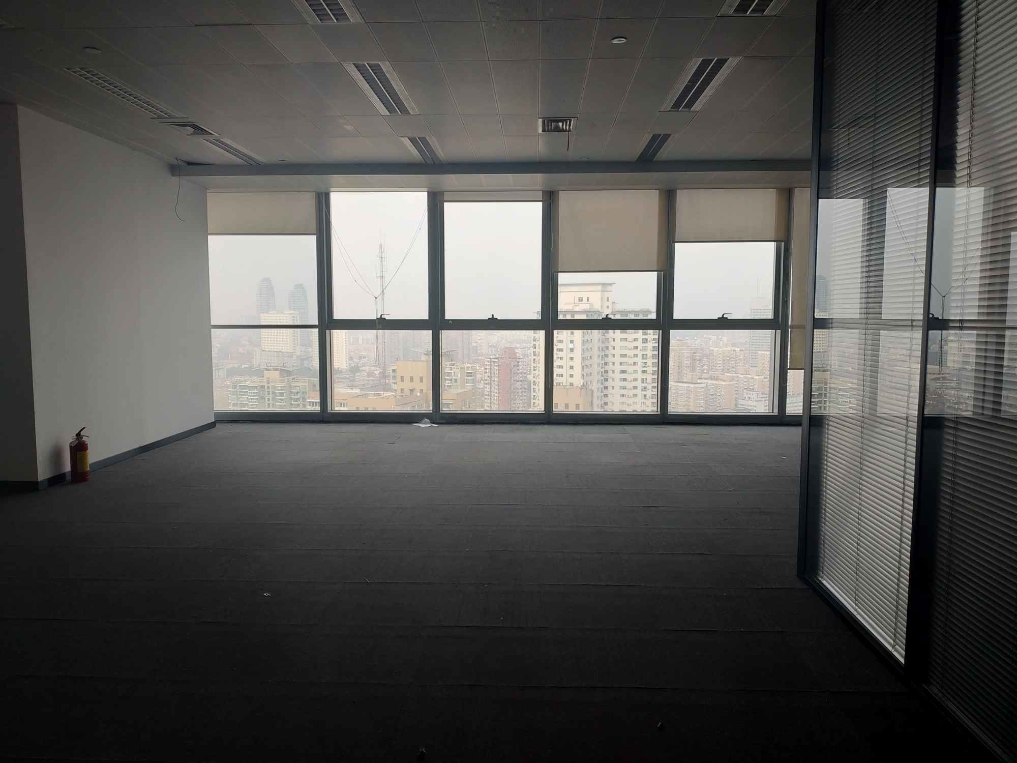 长城大厦220平米办公室出租-租金价格4.60元/m²/天