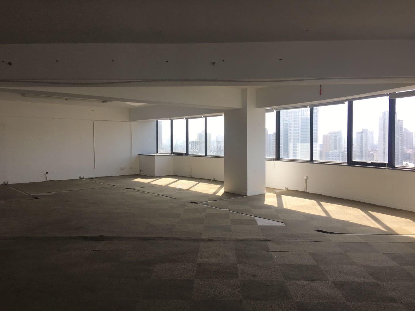 汇泉大厦779平米办公室出租-租金价格3.35元/m²/天