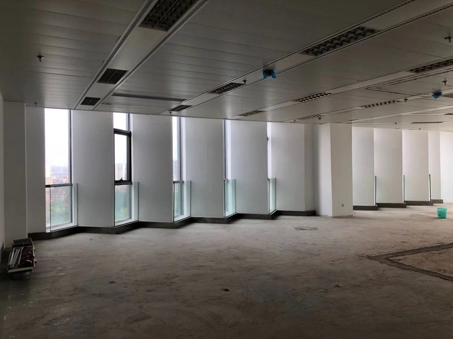汇阳广场563平米办公室出租-租金价格4.70元/m²/天