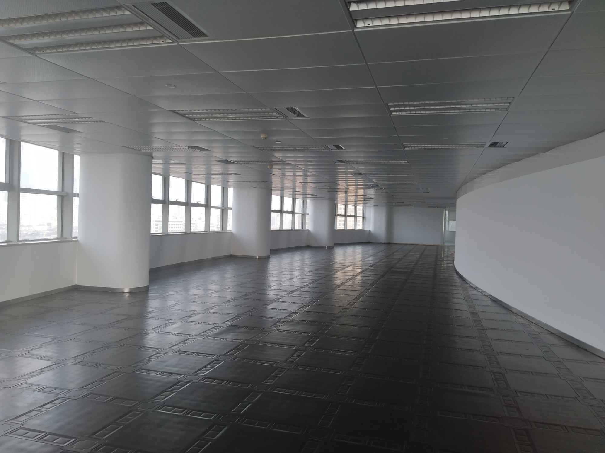 长房国际广场126平米办公室出租-租金价格7.40元/m²/天
