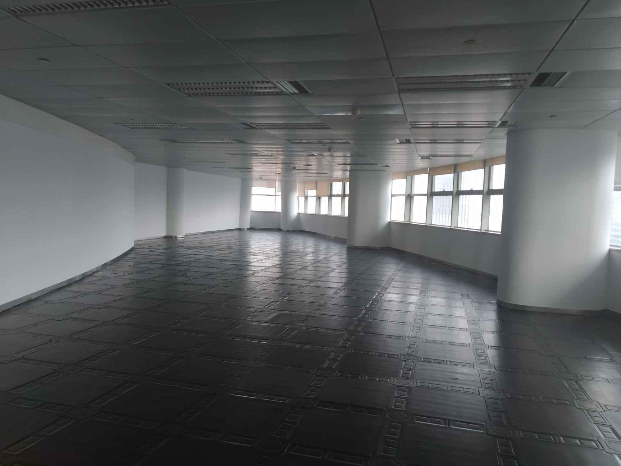长房国际广场220平米办公室出租-租金价格7.40元/m²/天