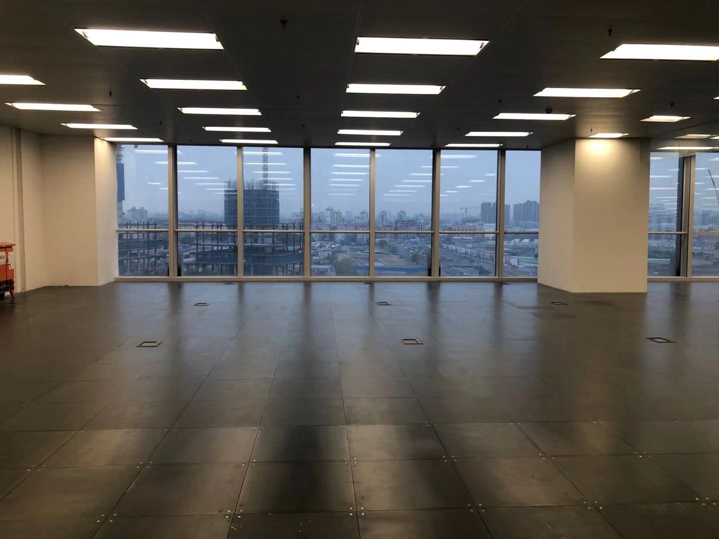 星扬西岸中心1500平米办公室出租-租金价格8.80元/m²/天