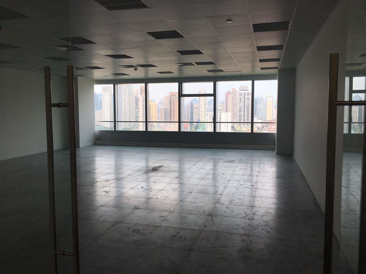 中海国际中心中海国际中心，新出房源，房型正，高端楼品