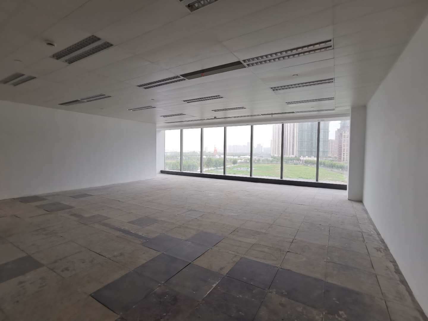 上海绿地中心451平米办公室出租-租金价格6.50元/m²/天