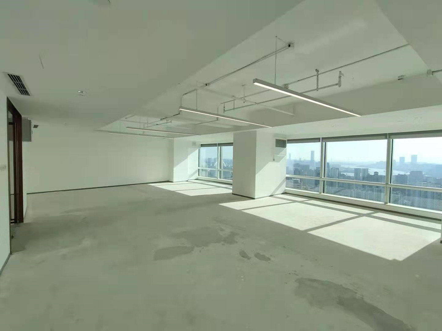 中港汇黄浦(原长城金融大厦)黄浦 中港汇黄浦(原长城金融大厦) 765平米 标准装修