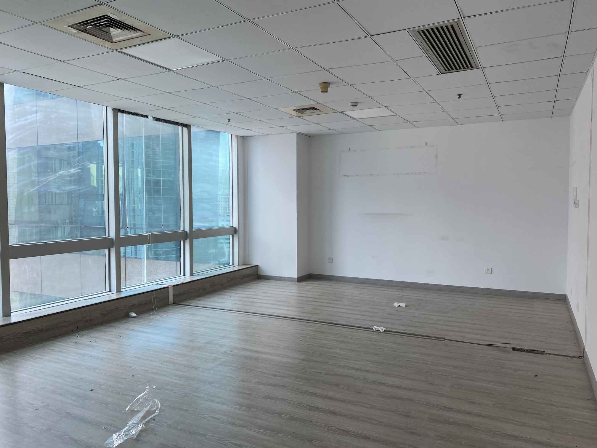 申能国际大厦134平米办公室出租-租金价格4.56元/m²/天