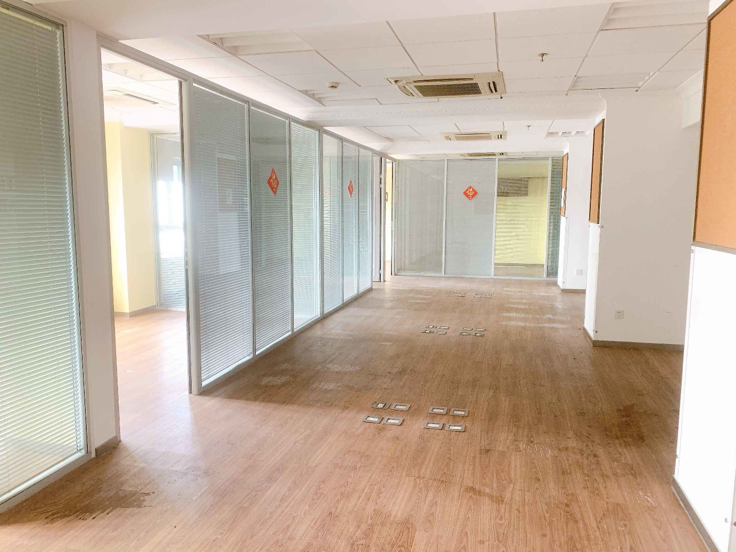 荣科大厦750平米办公室出租-租金价格3.75元/m²/天