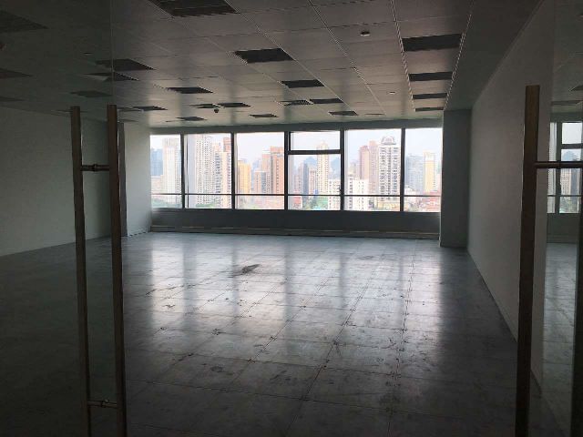 中海国际中心中海国际中心，交通便利，商圈成熟，业主直租，户型方正