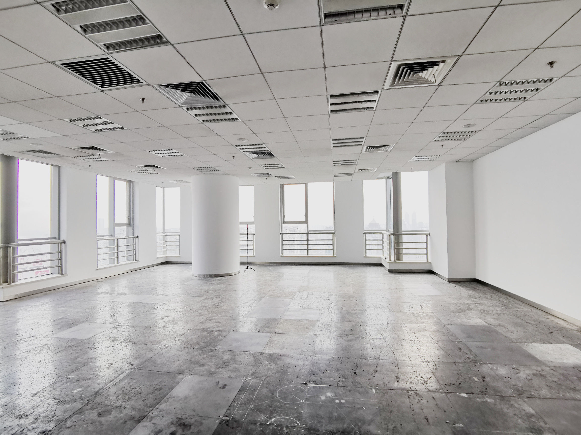 日月光中心470平米办公室出租-租金价格7.50元/m²/天