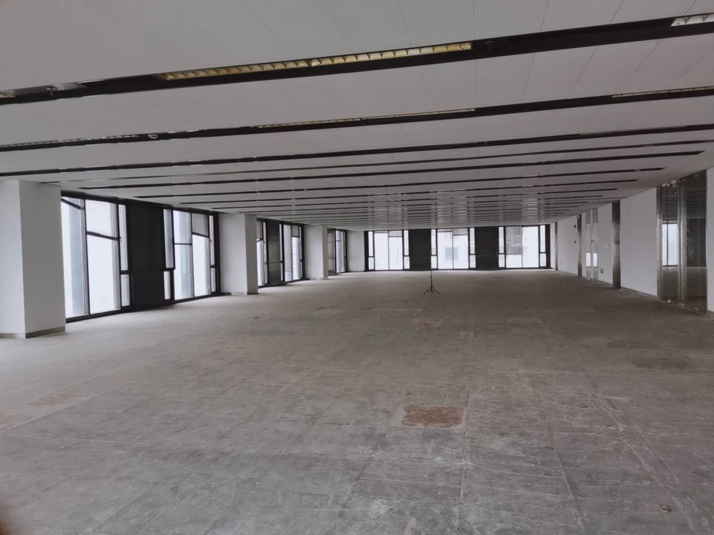 上海黄浦中心大厦624平米办公室出租-租金价格6.20元/m²/天