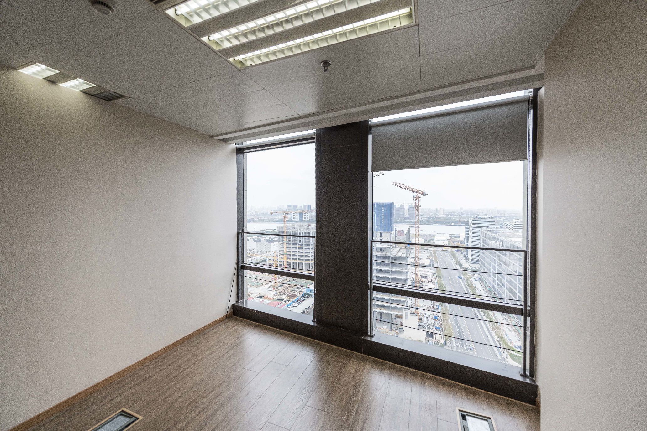 绿地汇中心270平米办公室出租-租金价格6.50元/m²/天