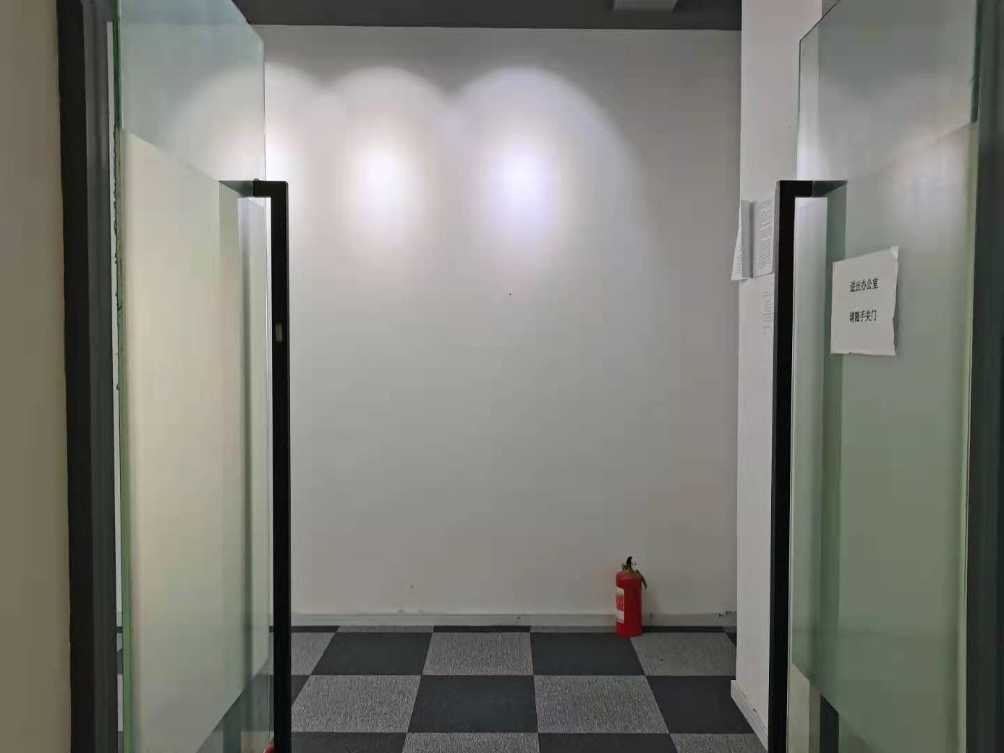 虹漕园352平米办公室出租-租金价格3.24元/m²/天