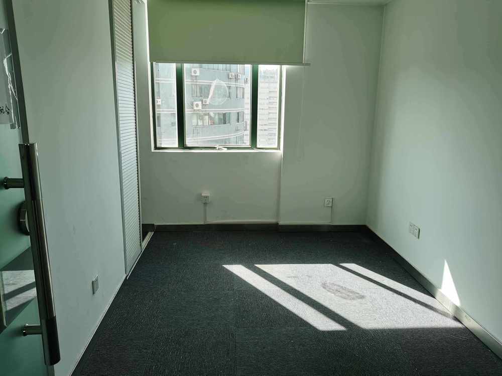 景鸿大厦三轨交汇地铁口交通便利精装交付现房独立空调　