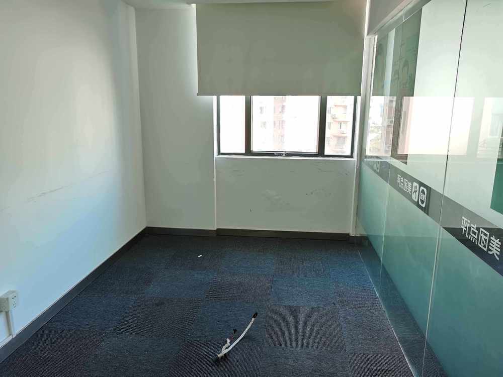 景鸿大厦三轨交汇地铁口交通便利精装交付现房独立空调　