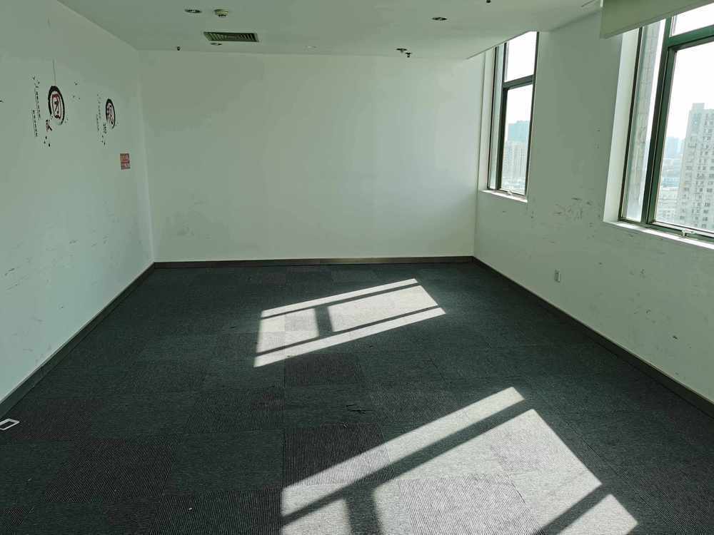 景鸿大厦三轨交汇地铁口交通便利精装交付现房独立空调　