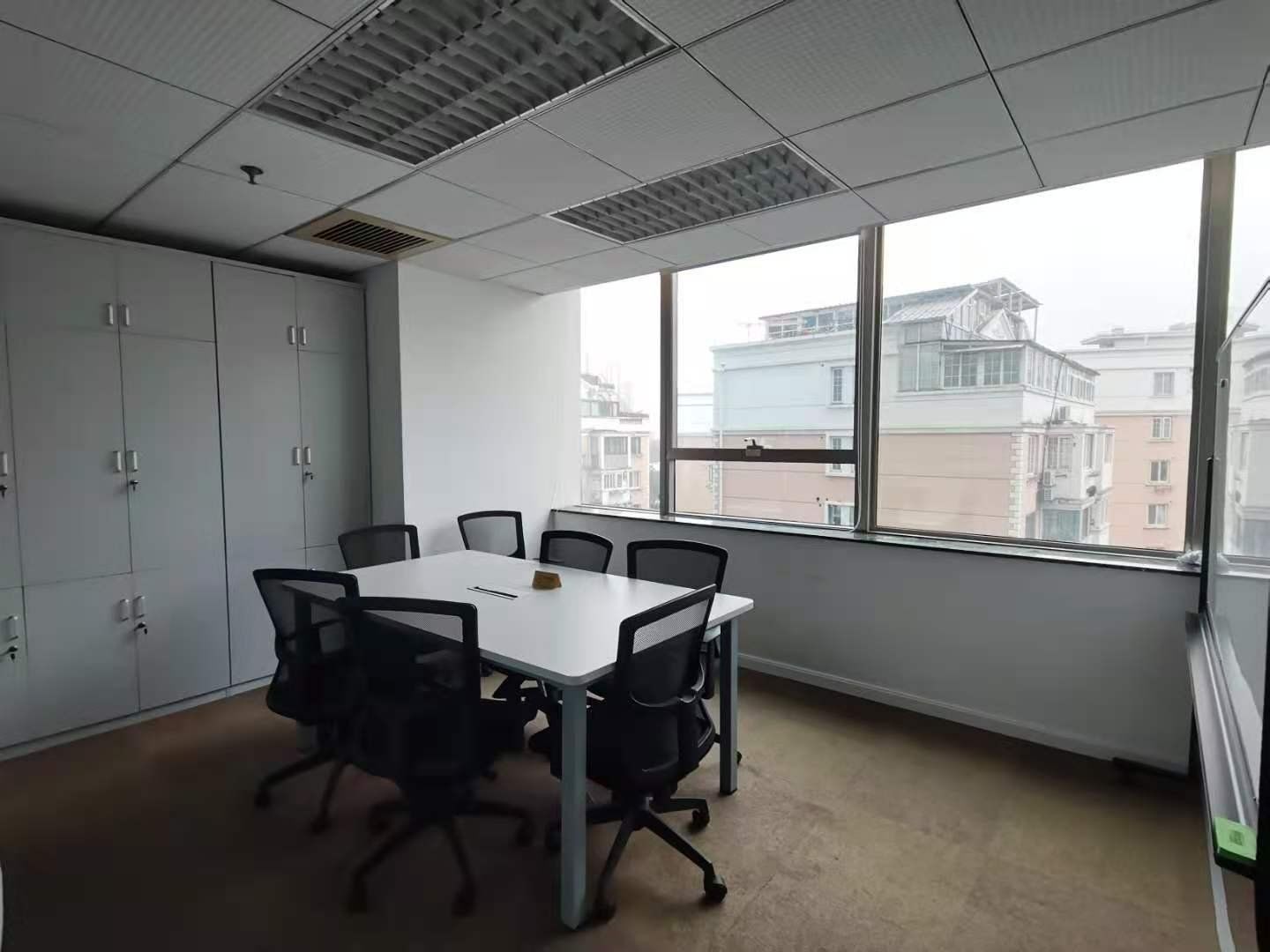 兆丰环球大厦徐汇宜山路兆丰环球97平精装修带家具多套可选