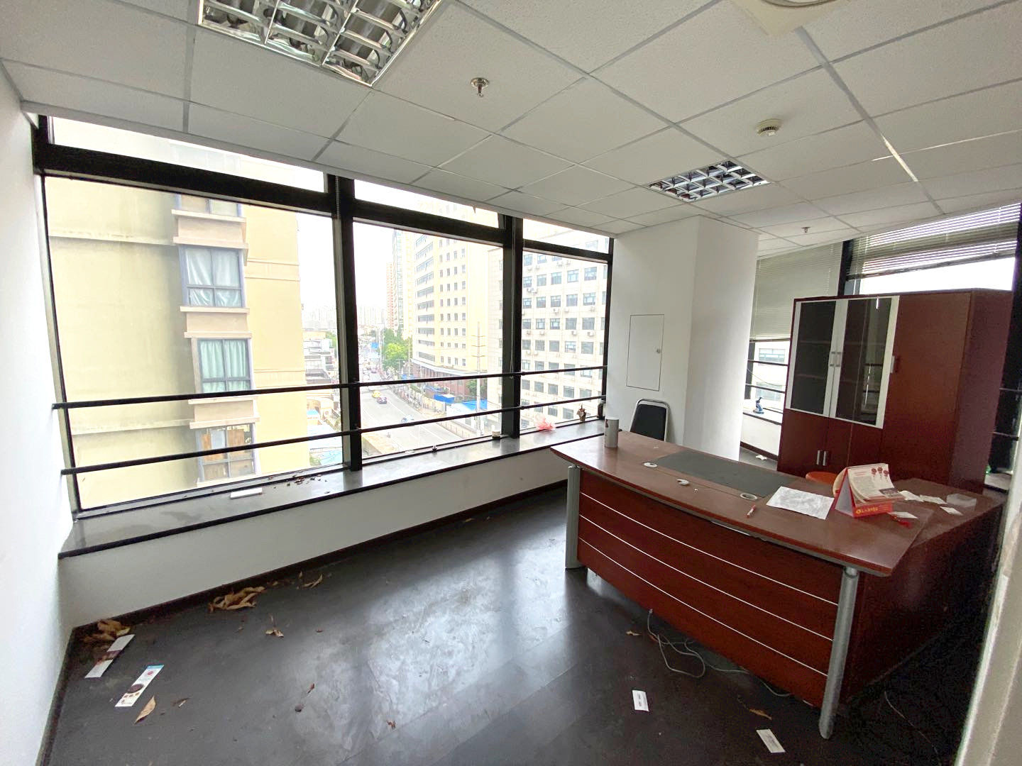 华京商务大厦223平米办公室出租-租金价格3.65元/m²/天