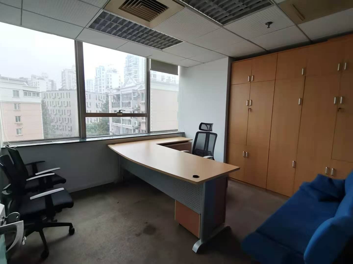 兆丰环球大厦徐汇宜山路兆丰环球97平精装修带家具多套可选