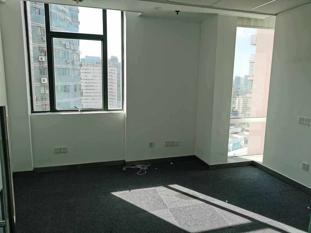 景鸿大厦三轨交汇地铁口交通便利精装交付现房独立空调　