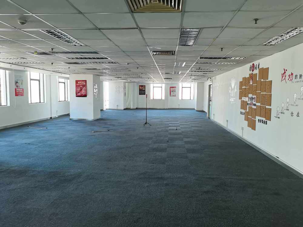 景鸿大厦三轨交汇地铁口交通便利精装交付现房独立空调　