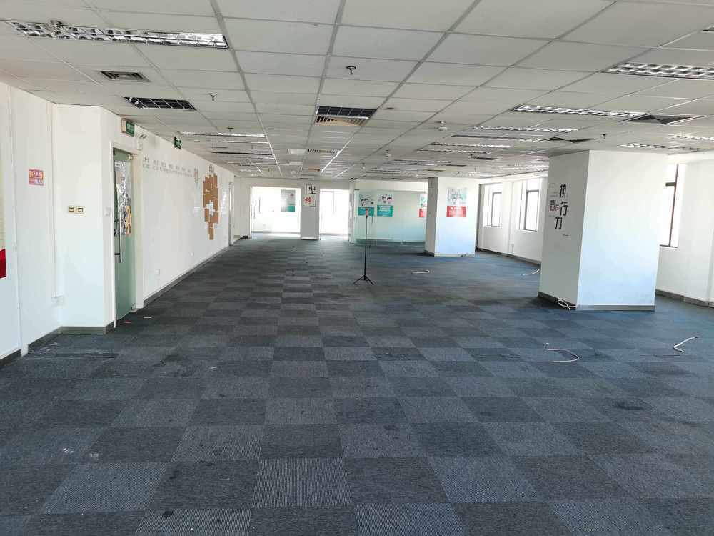 景鸿大厦三轨交汇地铁口交通便利精装交付现房独立空调　