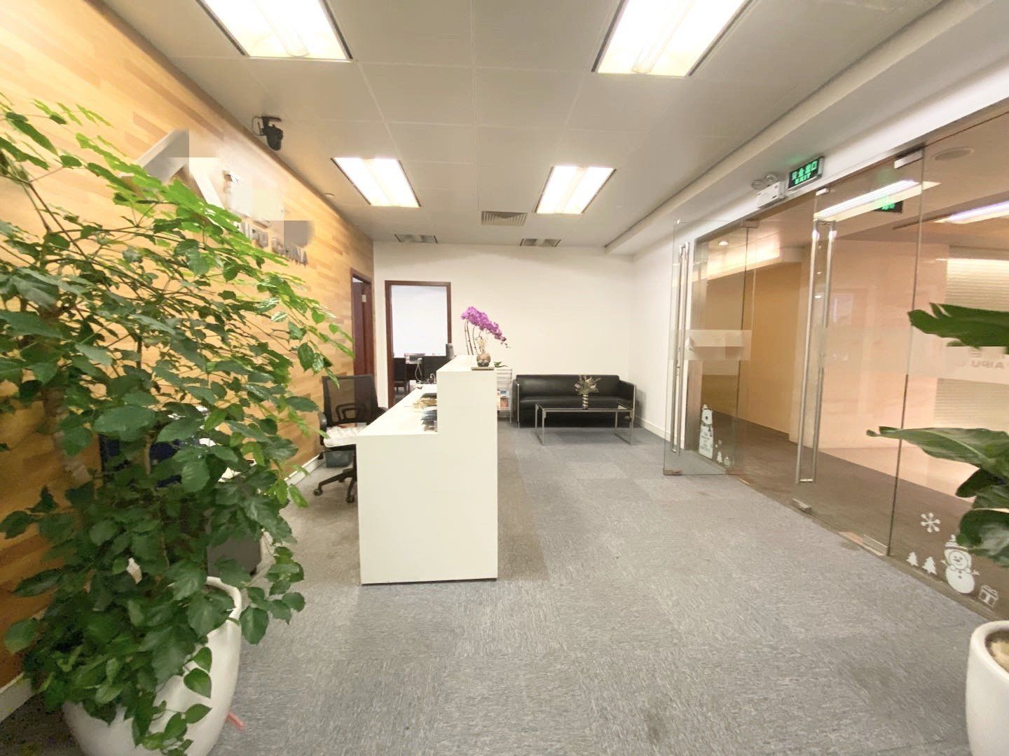 SOHO东海广场247平米办公室出租-租金价格7.40元/m²/天