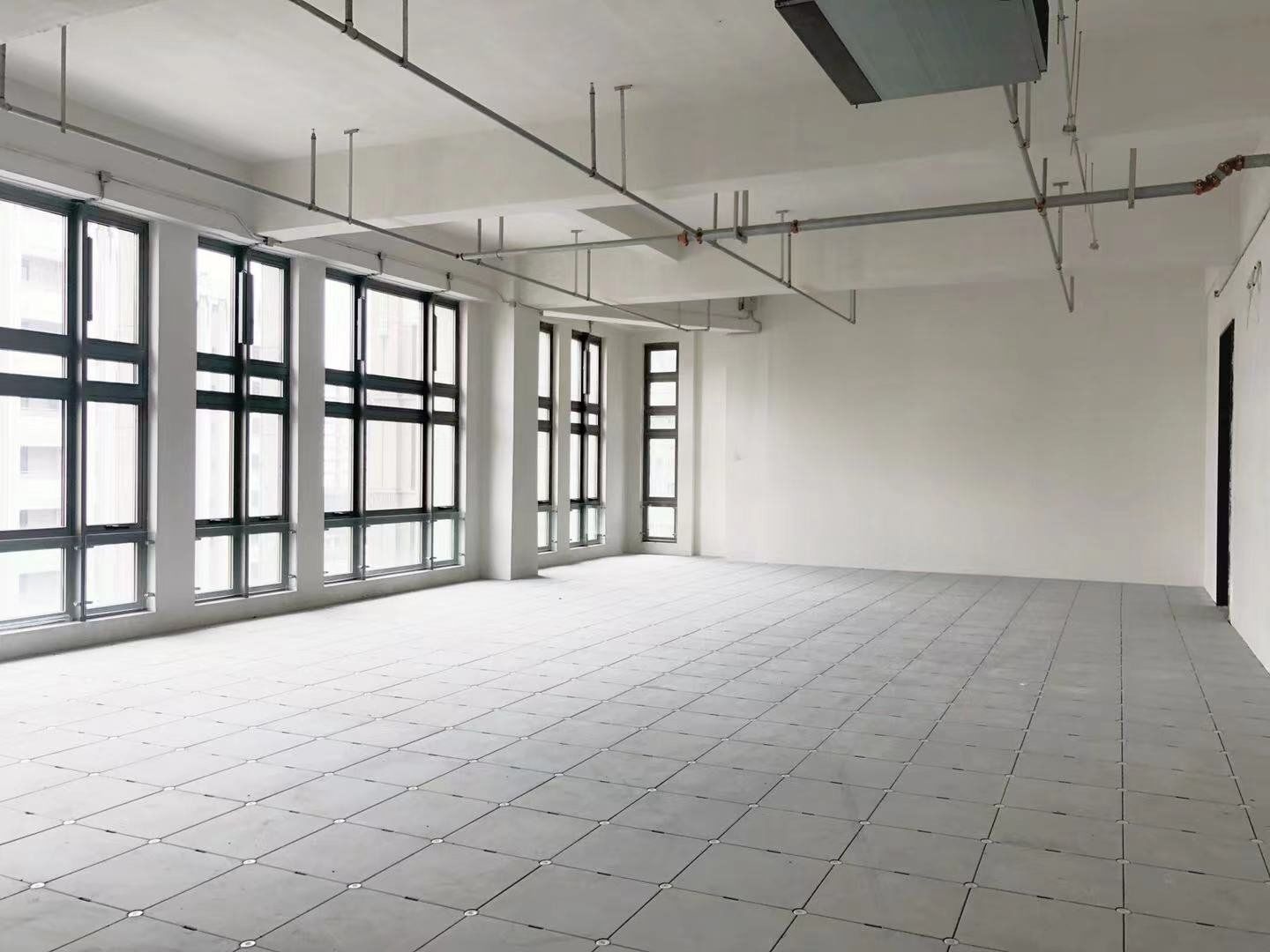 虹桥成信中心213平米办公室出租-租金价格3.24元/m²/天