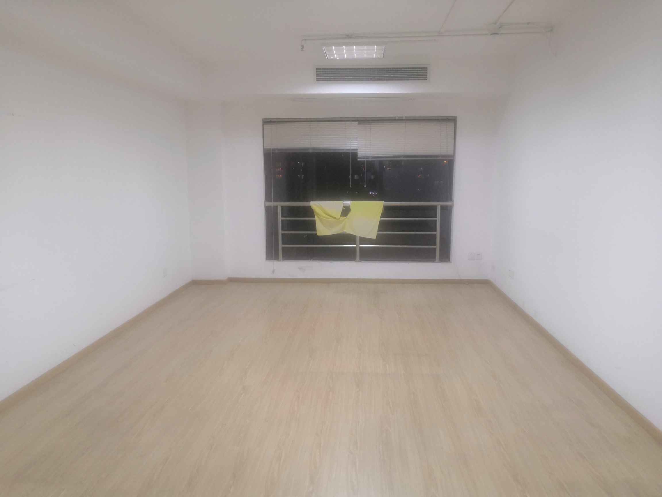 欧银科谷50平米办公室出租-租金价格3.75元/m²/天