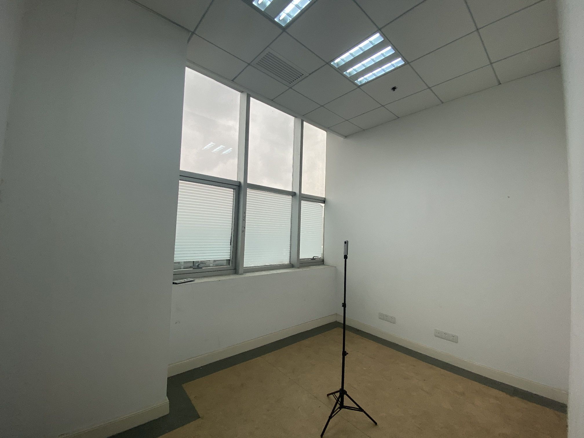奇亚特中心43平米办公室出租-租金价格1.83元/m²/天