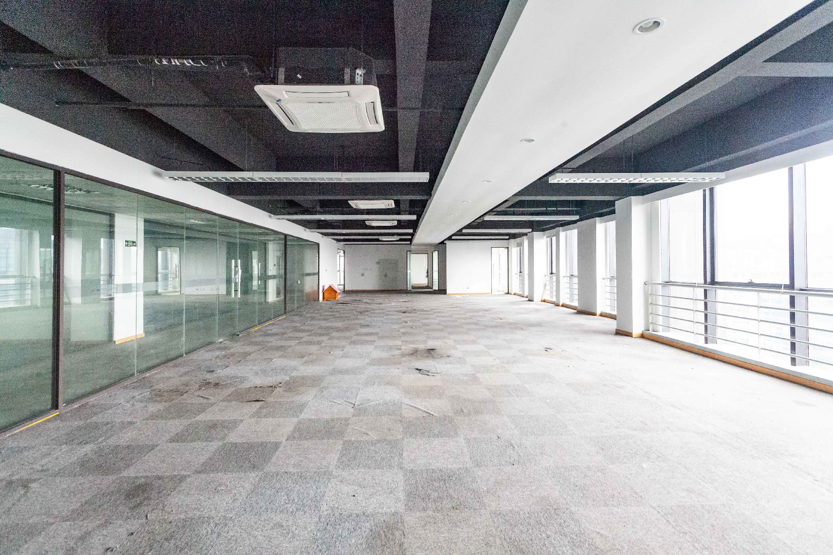 康博大楼420平米办公室出租-租金价格1.83元/m²/天