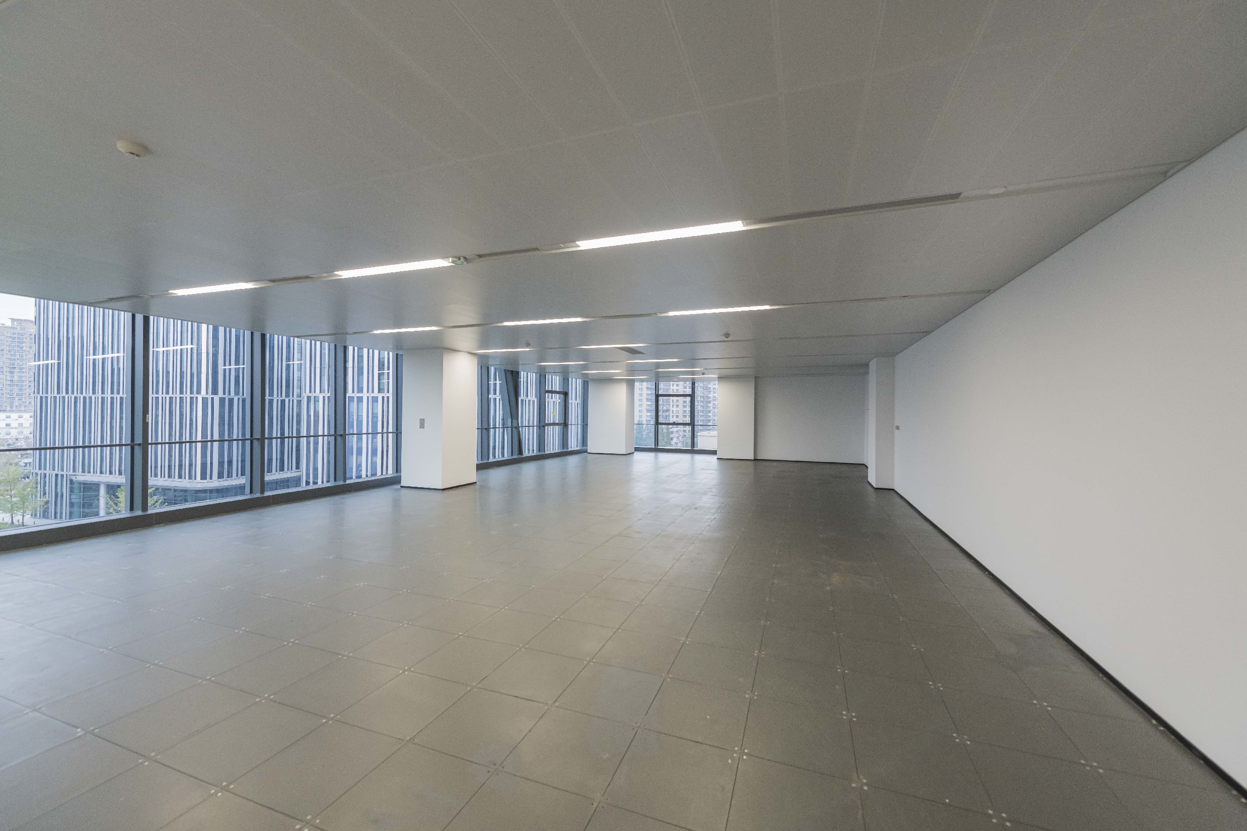 光大安石中心304平米办公室出租-租金价格6.59元/m²/天