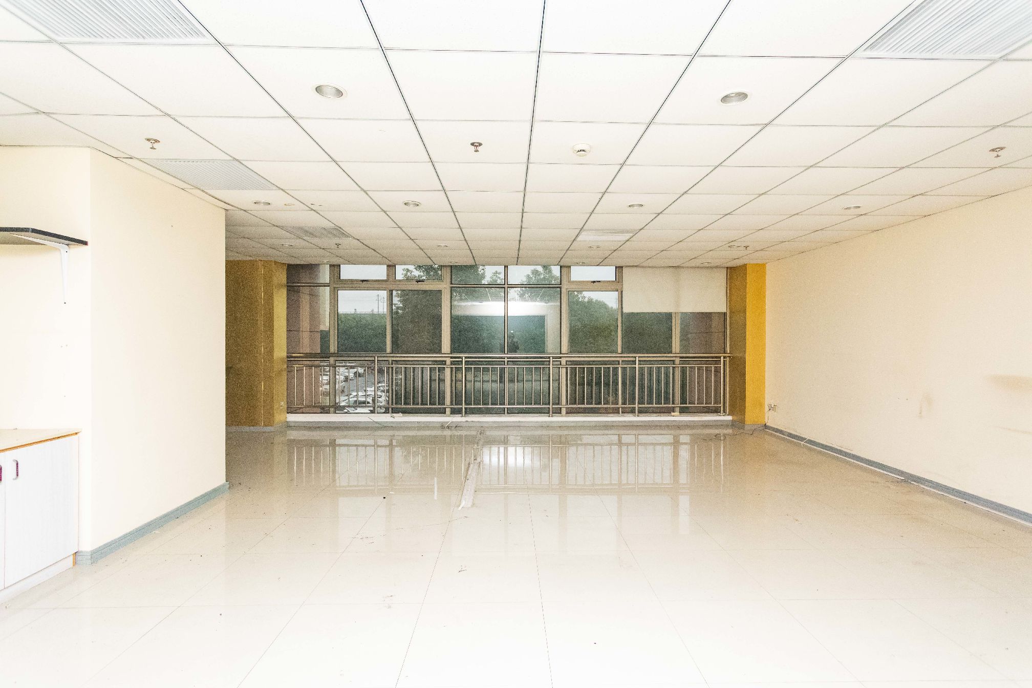 莘东置业大厦125平米办公室出租-租金价格2.33元/m²/天