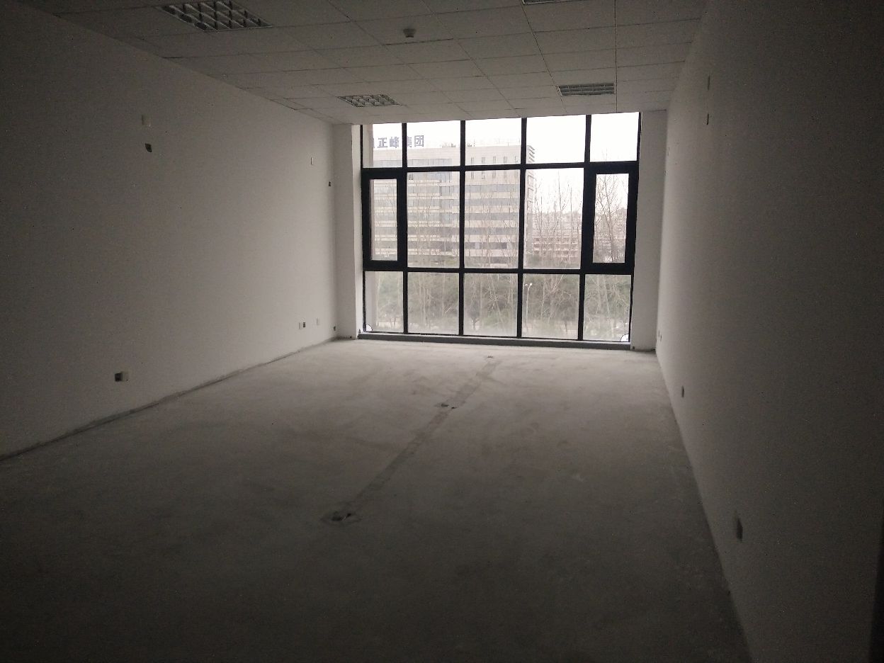 福克斯创新园131平米办公室出租-租金价格1.82元/m²/天