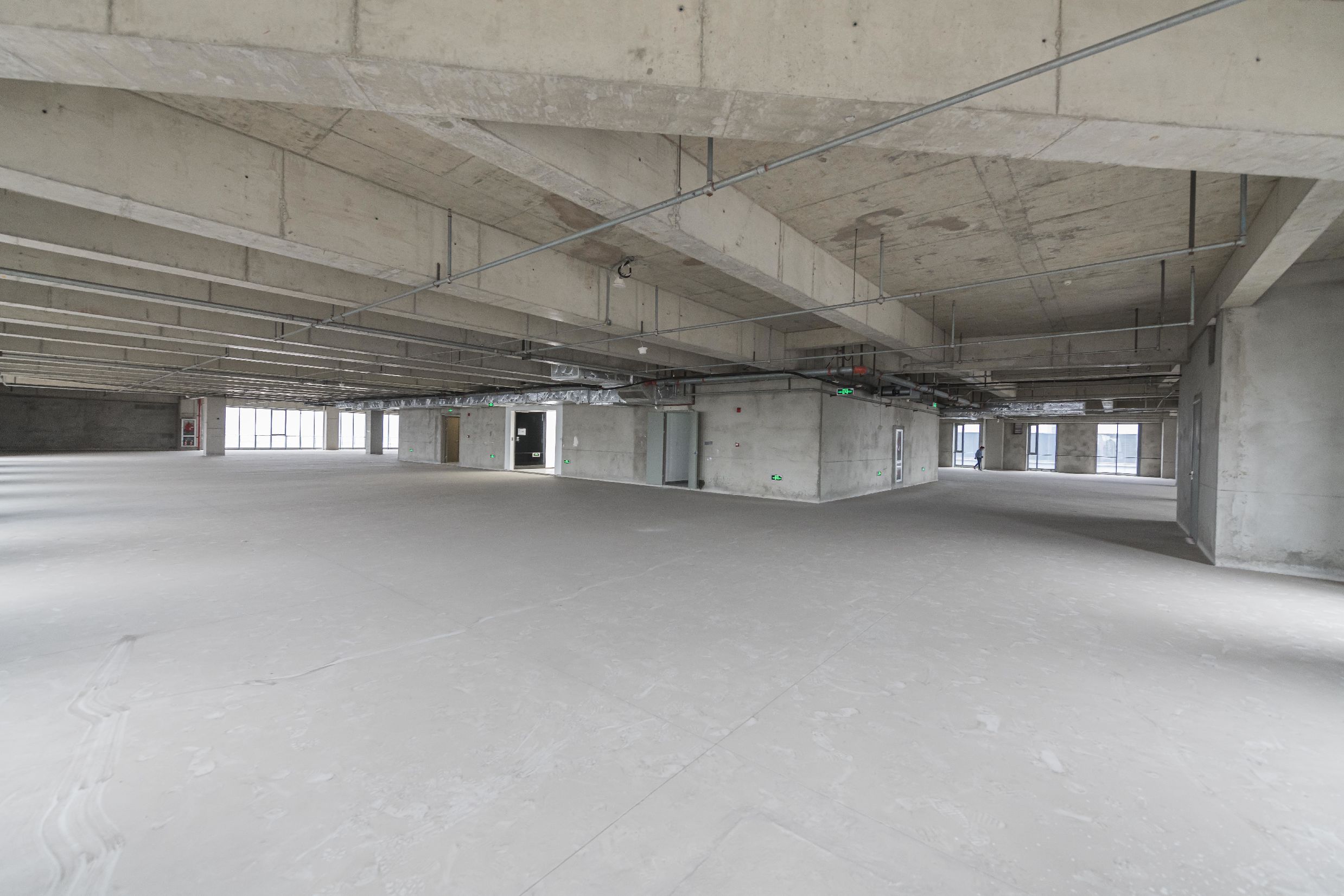 湾谷科技园606平米办公室出租-租金价格2.53元/m²/天