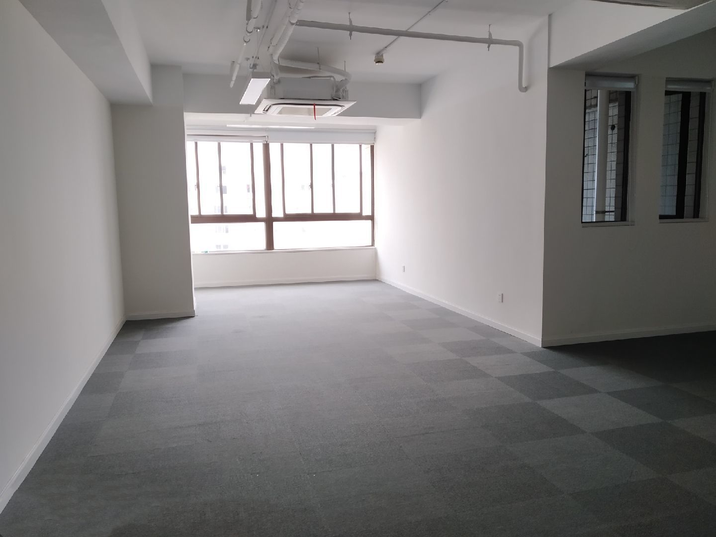 杨浦科技大厦56平米办公室出租-租金价格3.55元/m²/天