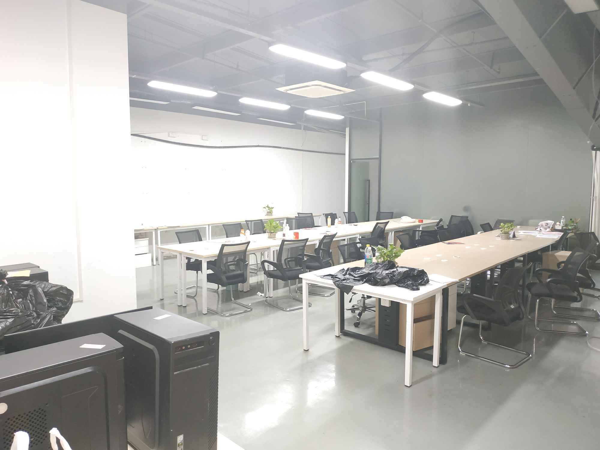 智力产业园112平米办公室出租-租金价格2.64元/m²/天