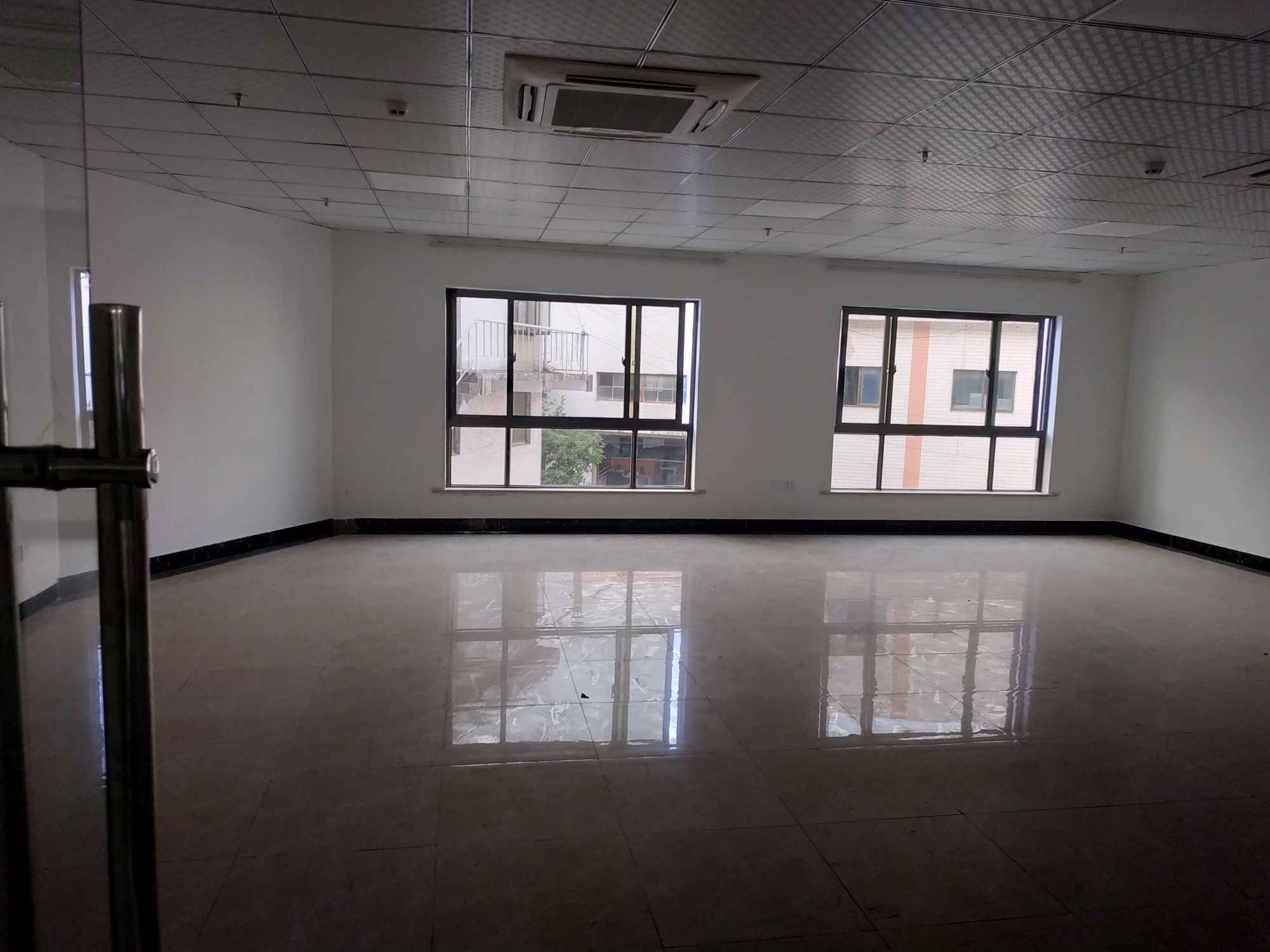 锦晟MOLO89平米办公室出租-租金价格2.23元/m²/天