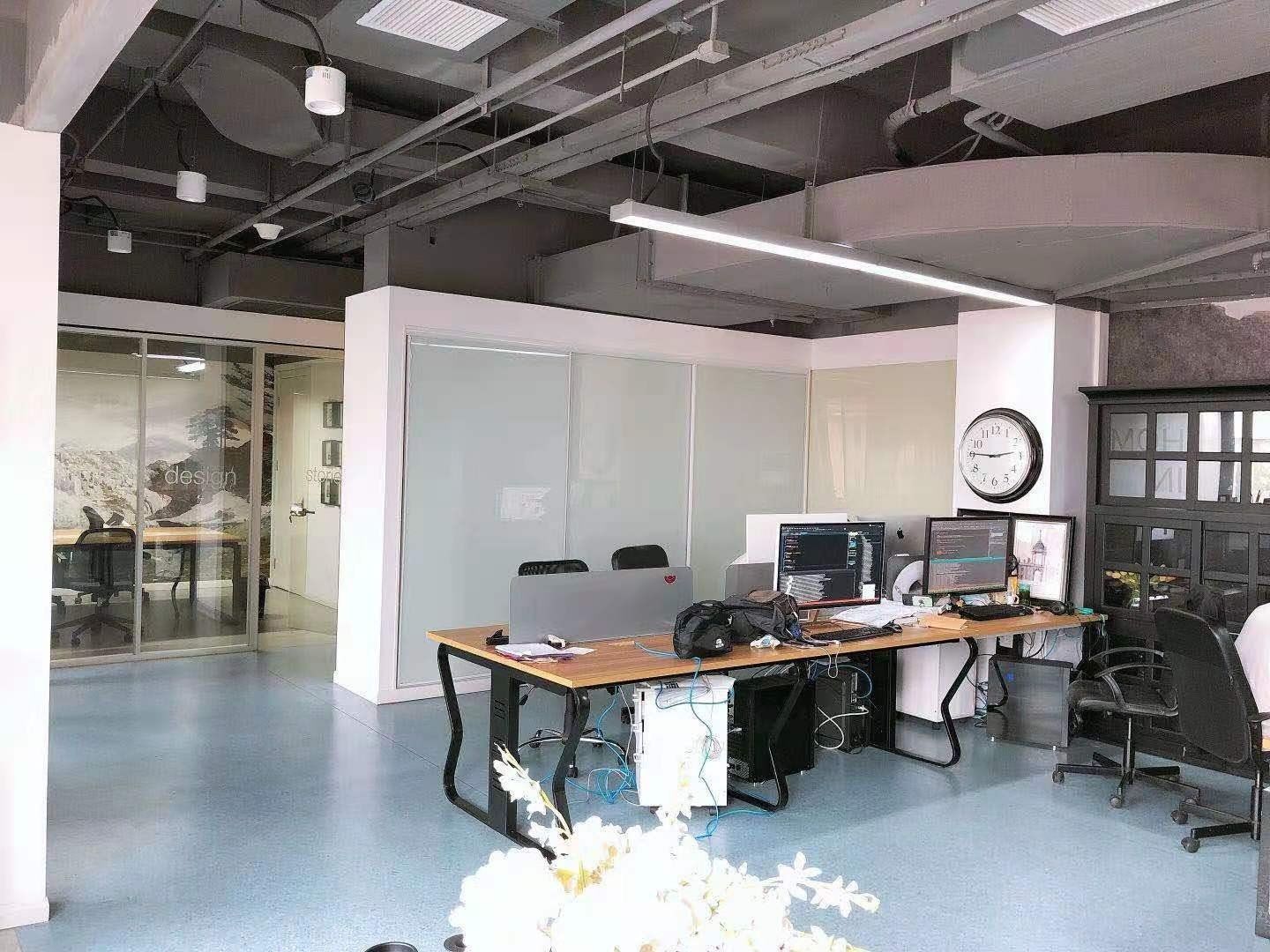 绿地创客-M创工坊183平米办公室出租-租金价格3.60元/m²/天