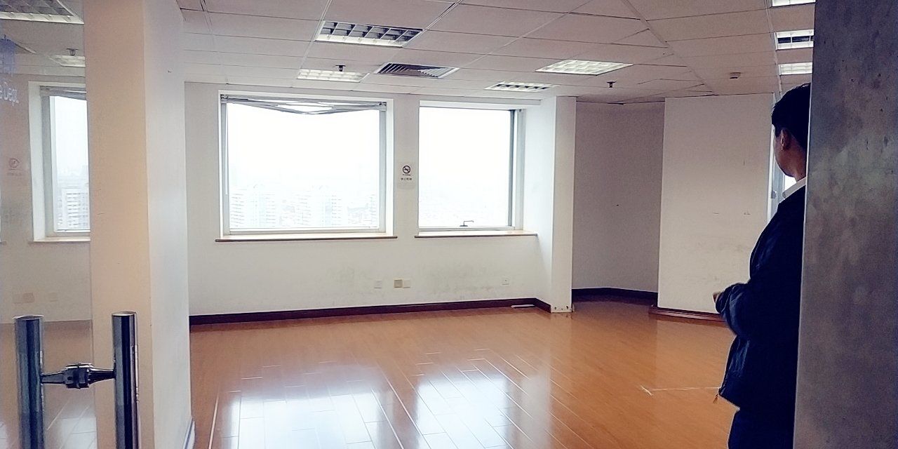 浦东民航大厦113平米办公室出租-租金价格3.55元/m²/天