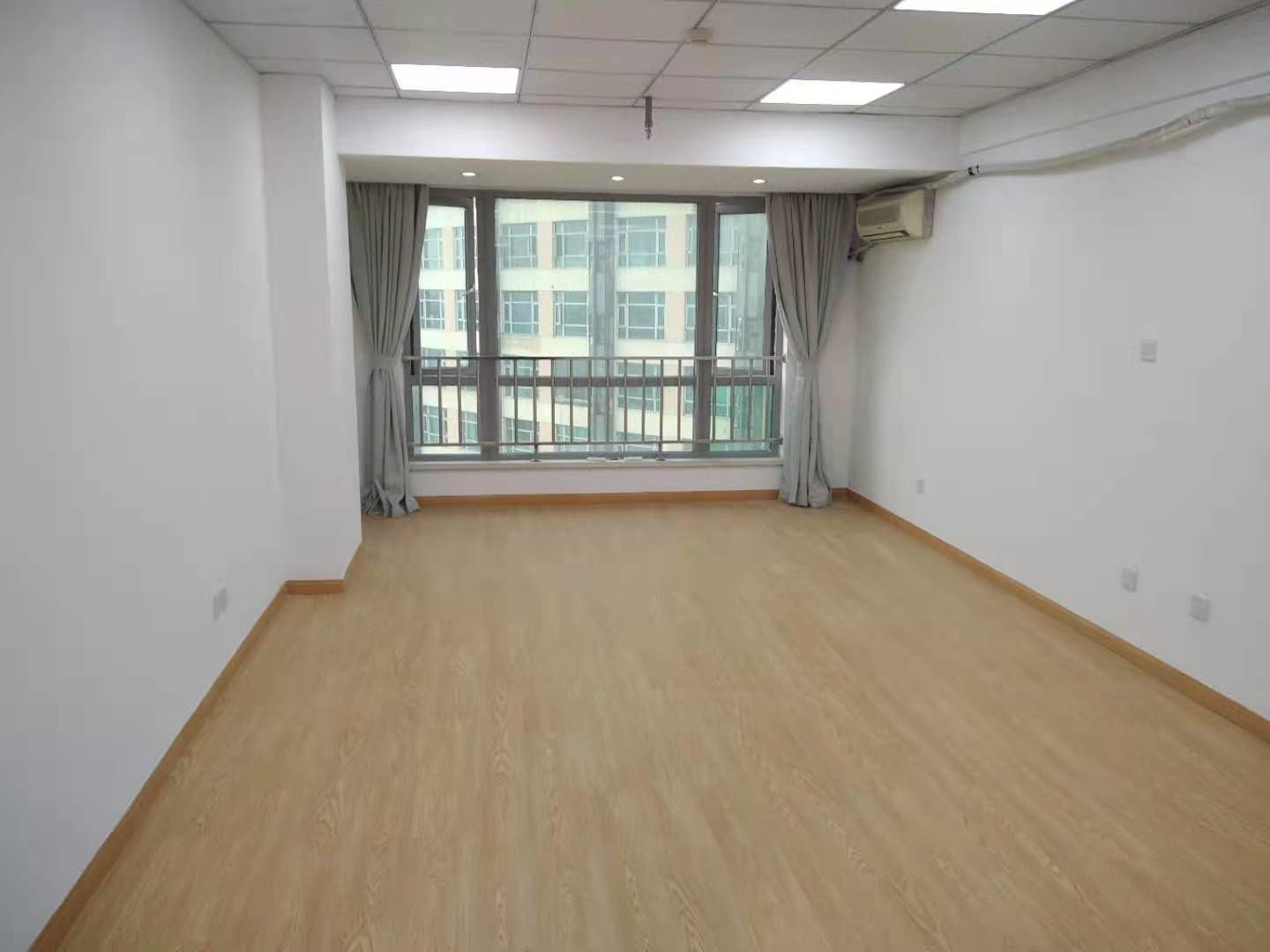 中惠广场54平米办公室出租-租金价格2.47元/m²/天