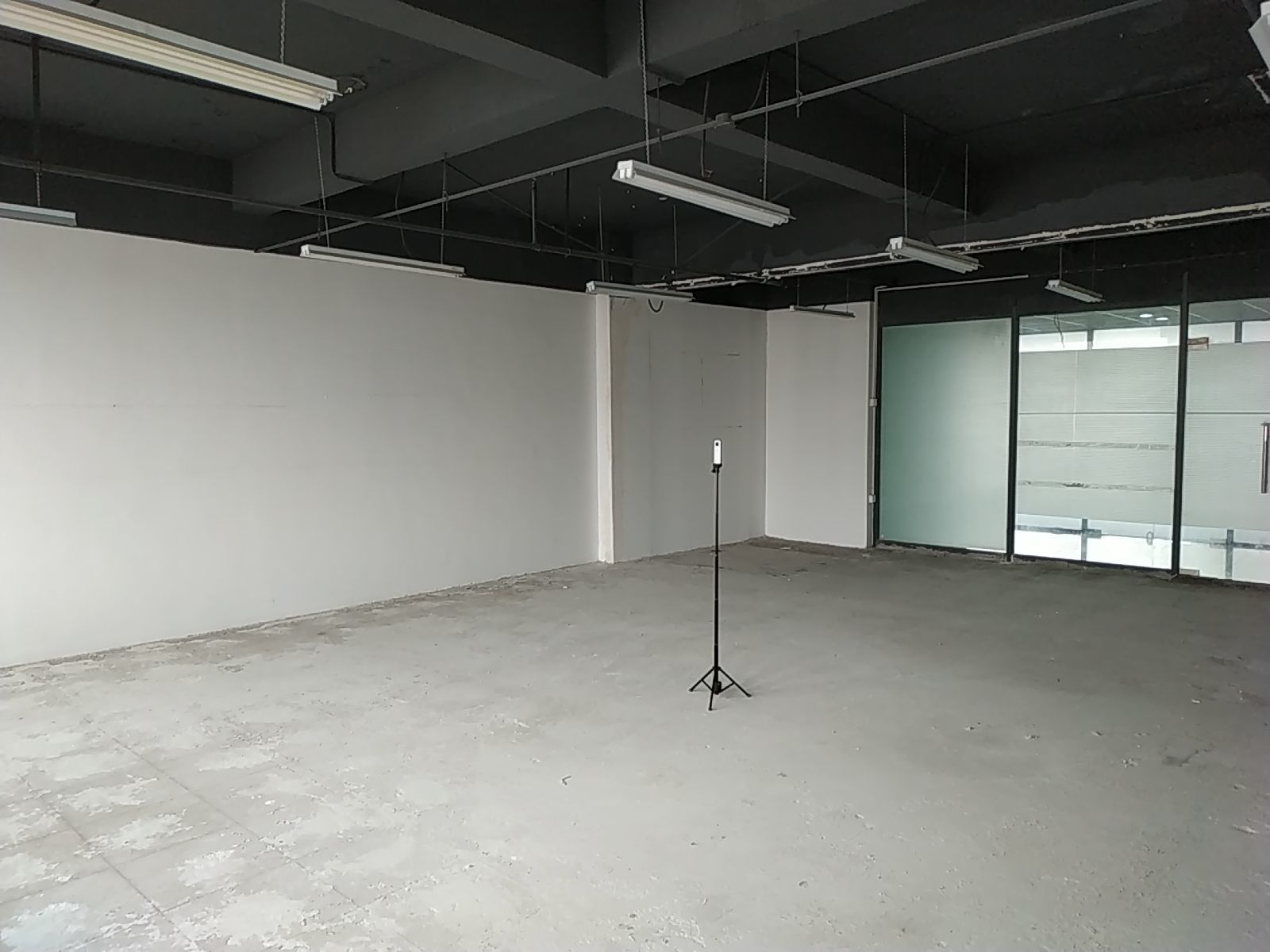 长江软件园108平米办公室出租-租金价格2.43元/m²/天