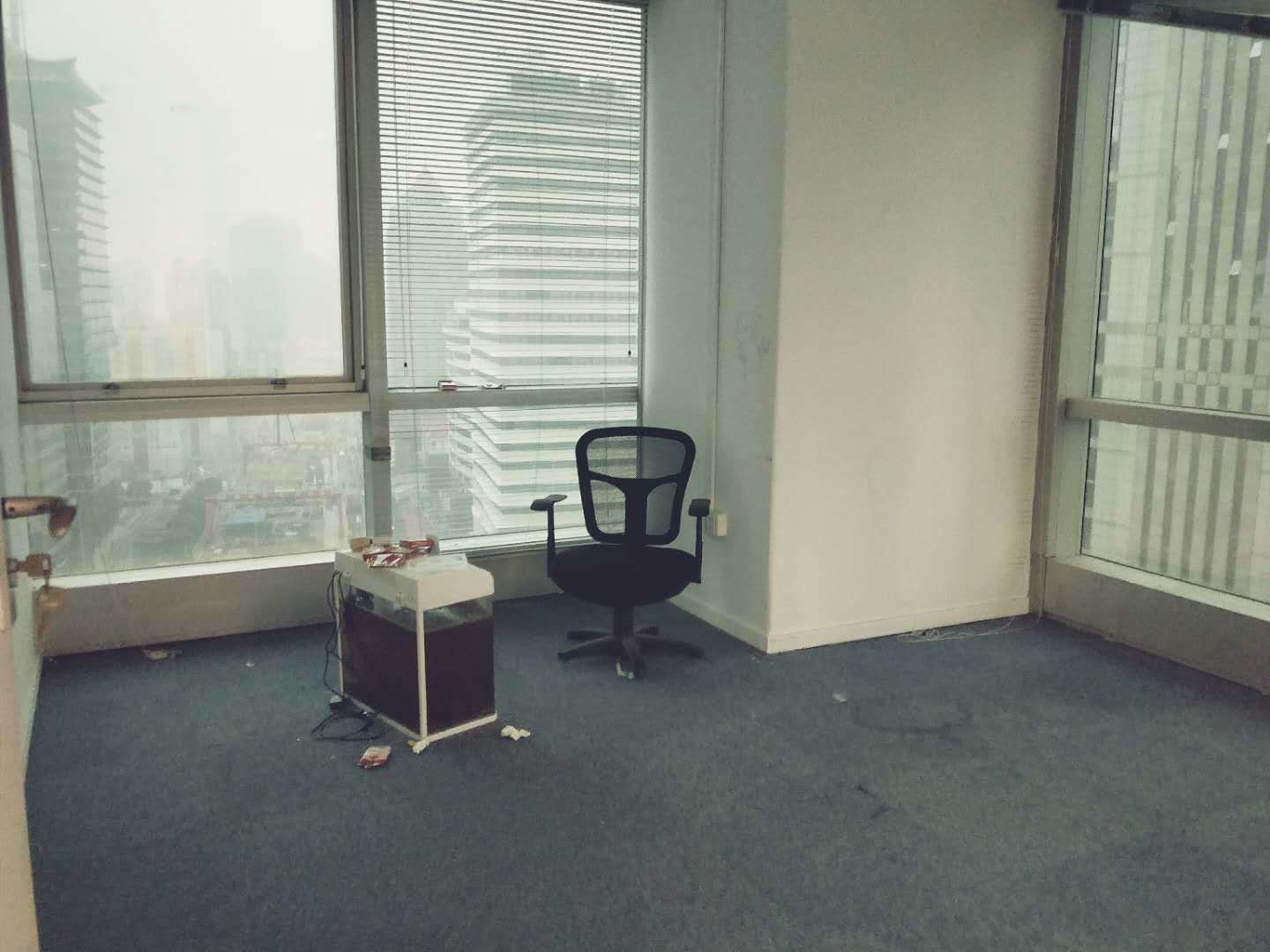 上海招商局大厦149平米办公室出租-租金价格4.56元/m²/天